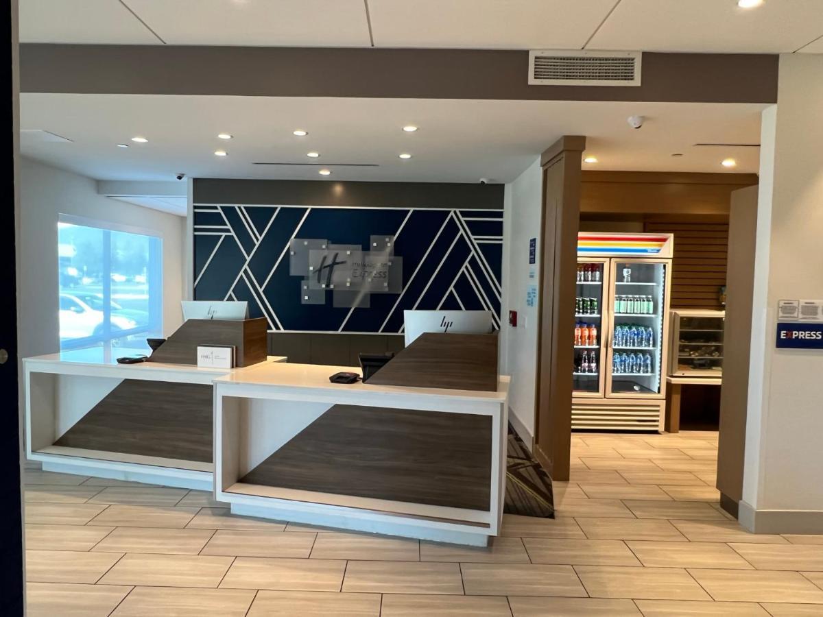 Holiday Inn Express & Suites - Ukiah By Ihg エクステリア 写真