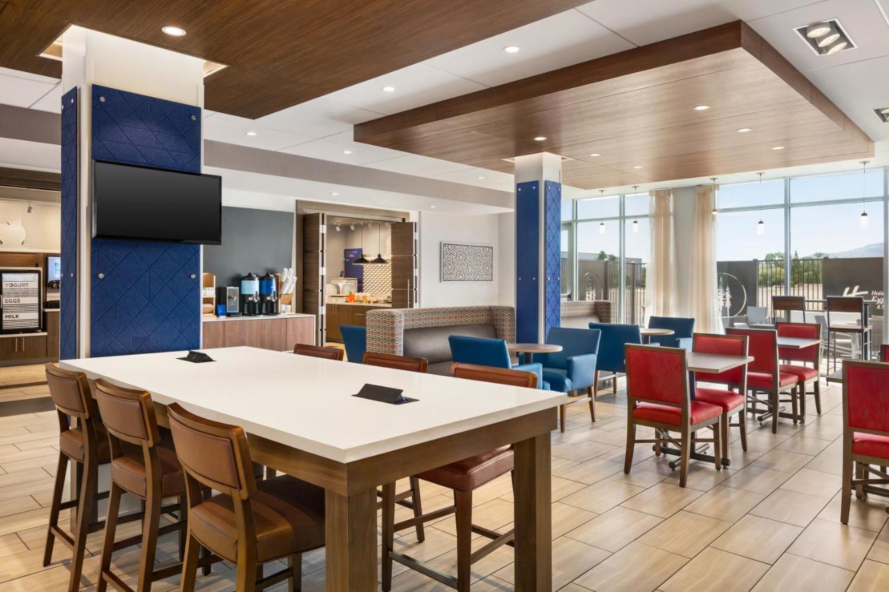 Holiday Inn Express & Suites - Ukiah By Ihg エクステリア 写真