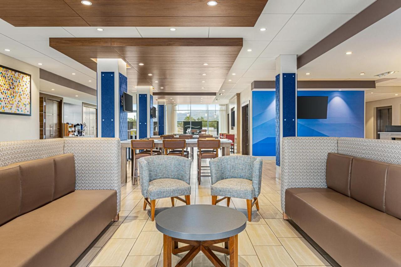 Holiday Inn Express & Suites - Ukiah By Ihg エクステリア 写真