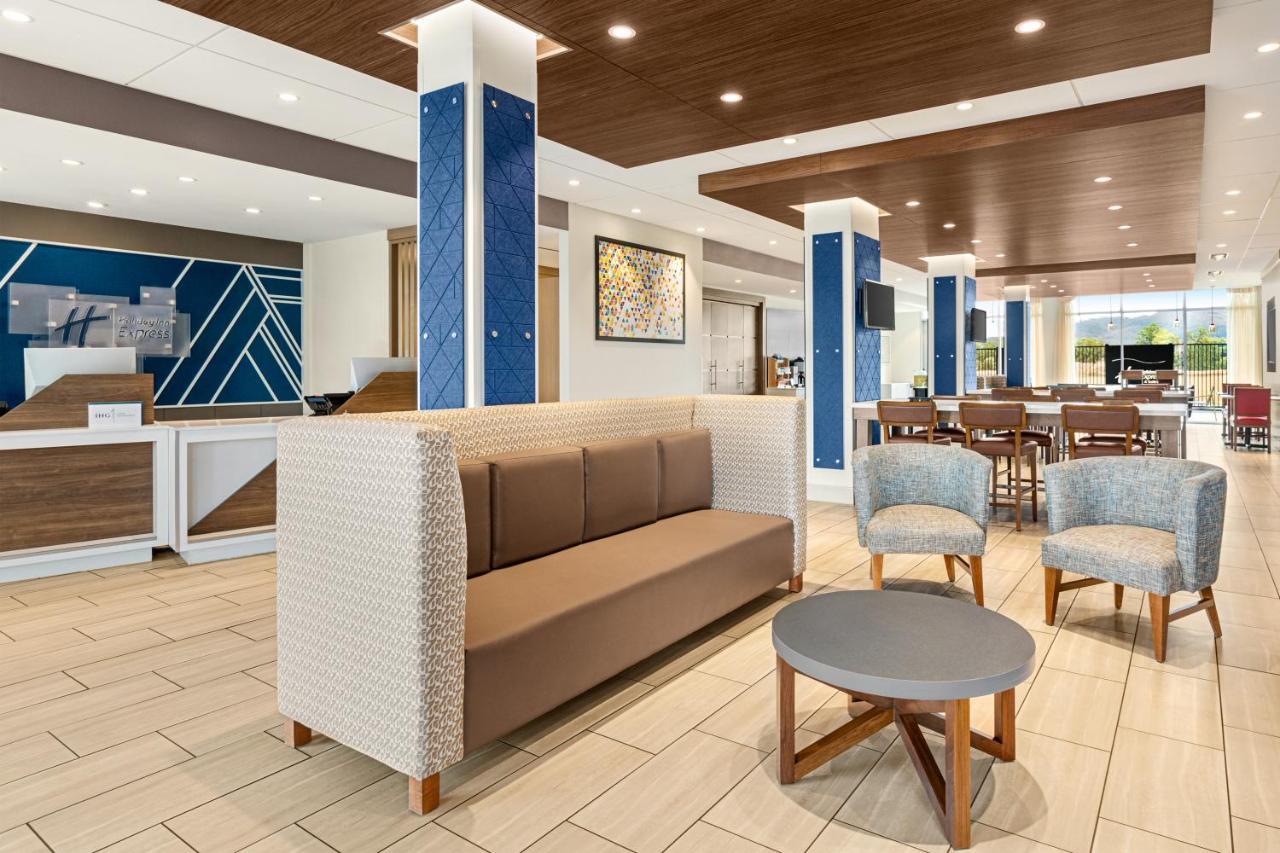Holiday Inn Express & Suites - Ukiah By Ihg エクステリア 写真