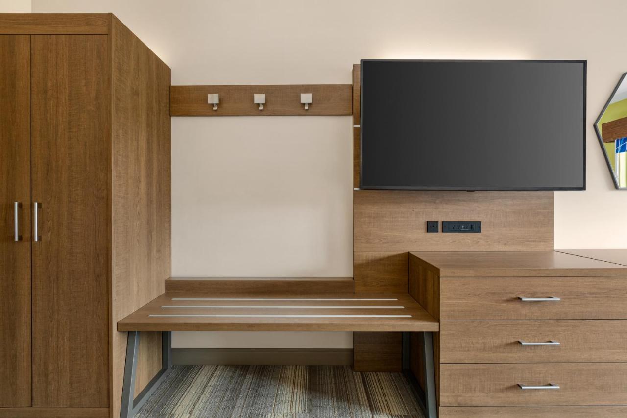 Holiday Inn Express & Suites - Ukiah By Ihg エクステリア 写真