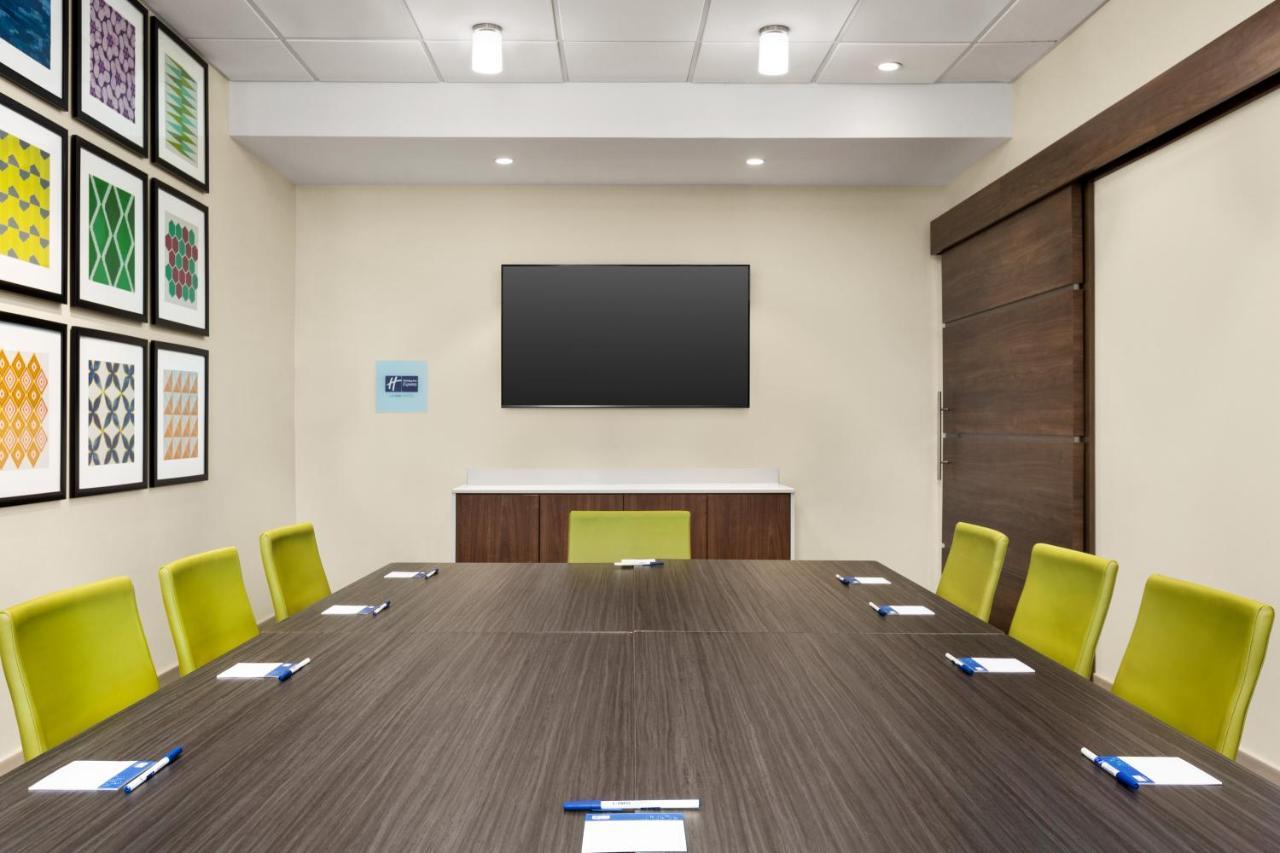 Holiday Inn Express & Suites - Ukiah By Ihg エクステリア 写真
