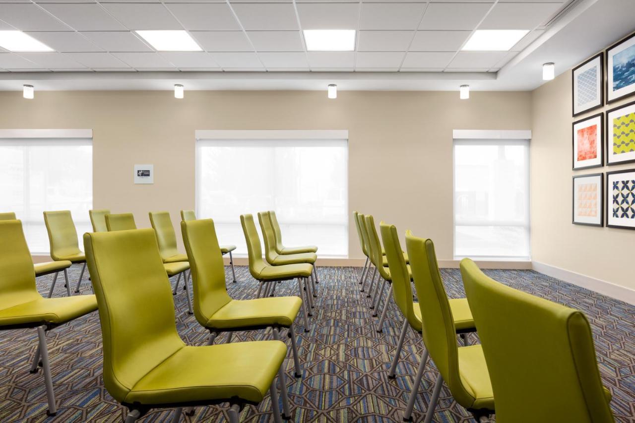 Holiday Inn Express & Suites - Ukiah By Ihg エクステリア 写真